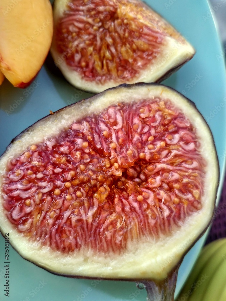 fig slices