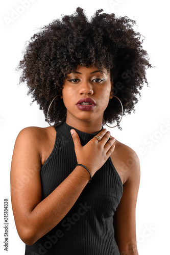 jovem modelo afro-brasileira