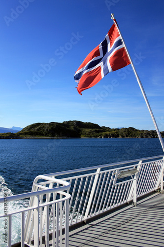 Ferry et drapeau norvégien