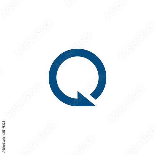 Q letter logo template vector
