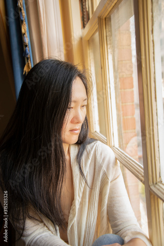 Free Download Beautiful Korean Woman in Hotel - GFXLoad