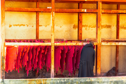 Schilderij op canvas Leather dying in a traditional tannery in the city Fes, Morocco