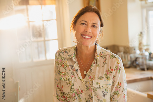 Portrait smiling mature woman photo