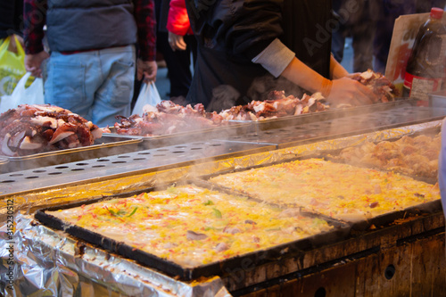 たこ焼きを売る屋台(日本、神奈川県、新年、初詣）