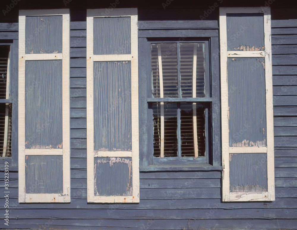 Fototapeta premium Rustic blue wood building in north Wisconsin