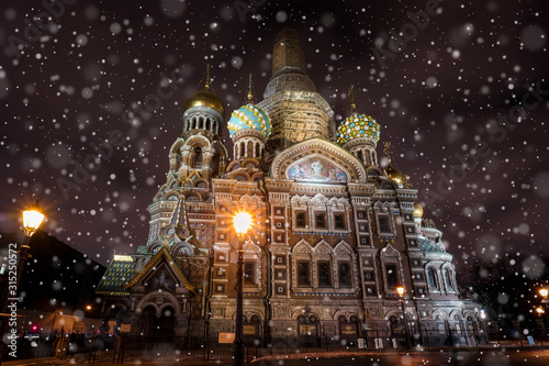 サンクトペテルブルク 血の上の救世主教会 雪