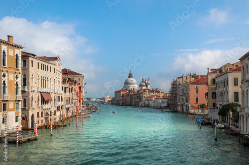 ヴェネツィア　橋からの美しい街並み © yujistyle