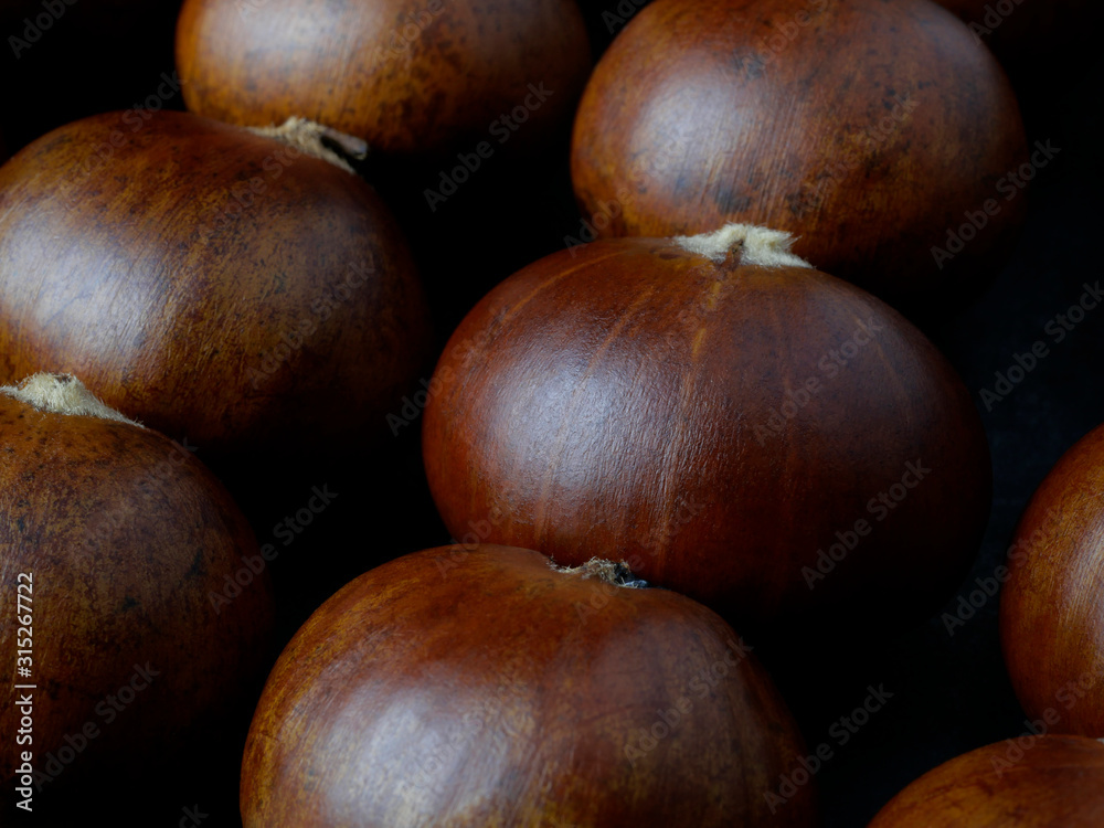 Chestnuts are grown as economic crops for selling seeds Chestnuts are grown as economic crops for selling seeds