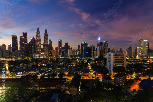 Photography beautiful view of kuala lumpur city skyline during sunrise