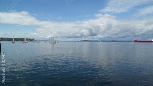 Wallpaper Mural Shoreline in Seattle during a bright sunny day Torontodigital.ca