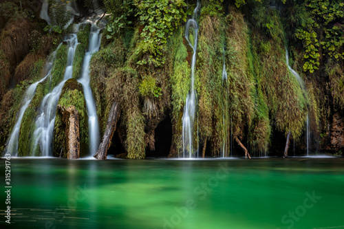 Fototapeta Naklejka Na Ścianę i Meble -  Krka Plitvice National Park - Cascade - Croatie