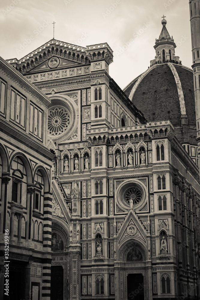 Black and white view of Santa Maria del Fiore cathedral in Florence