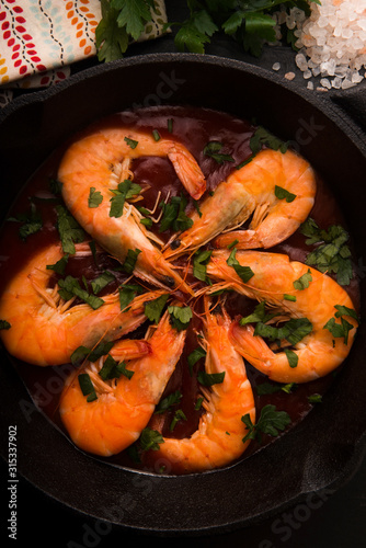 grilled shrimps with tomato sauce