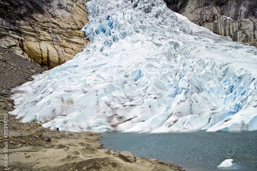 Briksdalsbreen-Gletscher photo