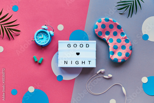 Schilderij op canvas Flat lay, lightbox with text Good night