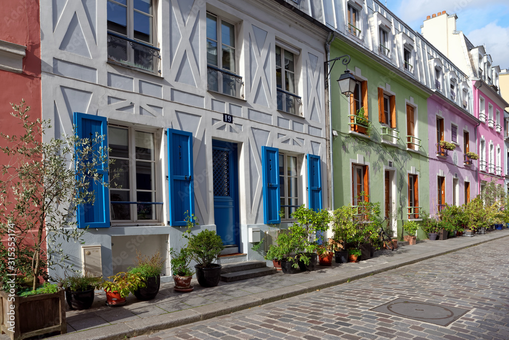 Fototapeta premium Colored street in Paris