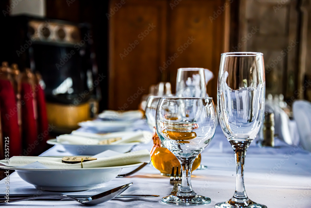 wedding table with honey and glass wedding table with honey and glass