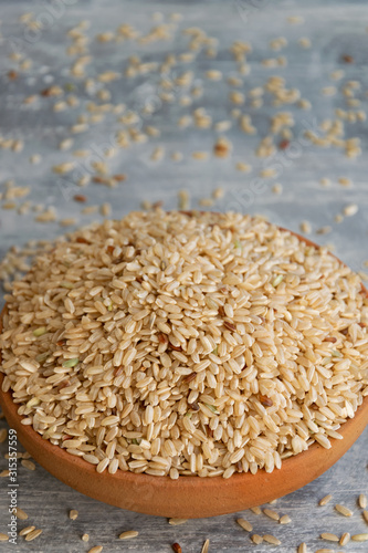 Biological brown rice, whole grain uncooked cereal ingredient