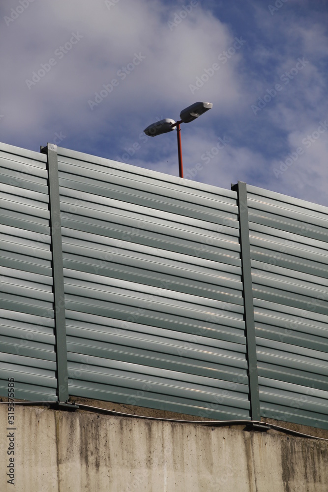 Wall to avoid the noise of the highway Wall to avoid the noise of the highway