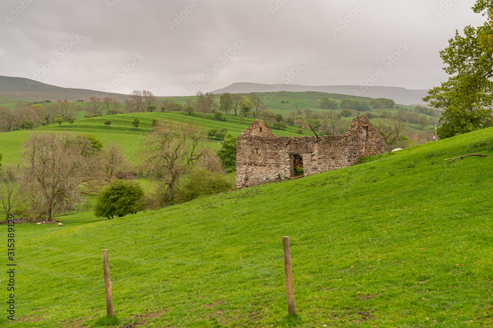 A stone barn between Kirkby Stephen and Nateby, Cumbria, England, UK