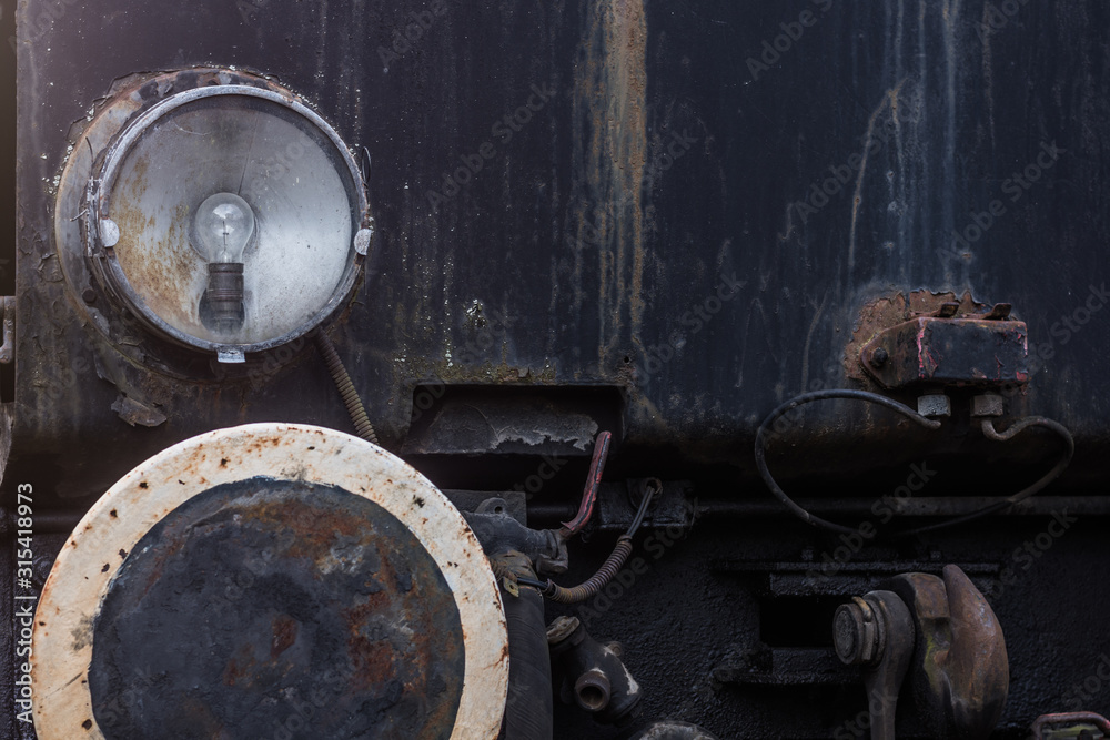 lichter mit gluehbirne von einem alten triebwagen