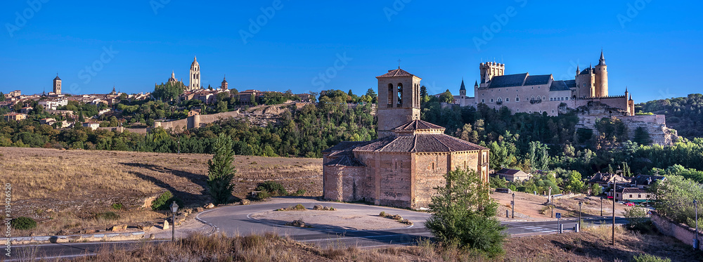  Panoramic views of Segovia from Templaria church