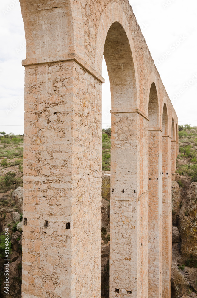 Arcos de San Jose Atlan Aqueduct, in El Saucillo Biopark, Huichapan, Hidalgo, Mexico Arcos de San Jose Atlan Aqueduct, in El Saucillo Biopark, Huichapan, Hidalgo, Mexico