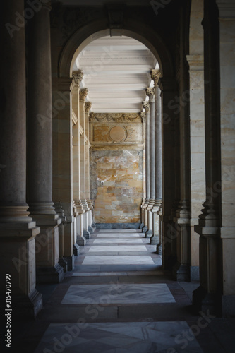 Column pavillion