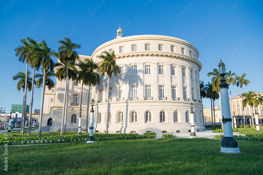 Obraz premium Capitol Building in Havana. The Capitol in La Habana Vieja, Cuba