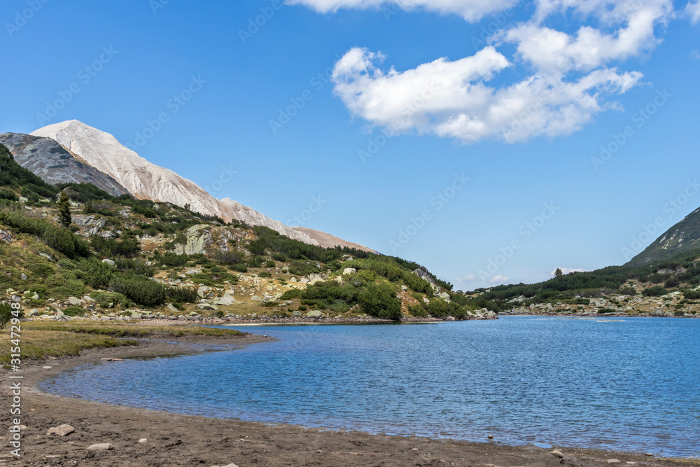 Fototapeta premium Fish Banderitsa lake and Vihren Peak, Pirin Mountain, Bulgaria
