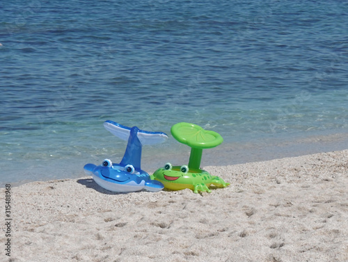 BEACH ART photo