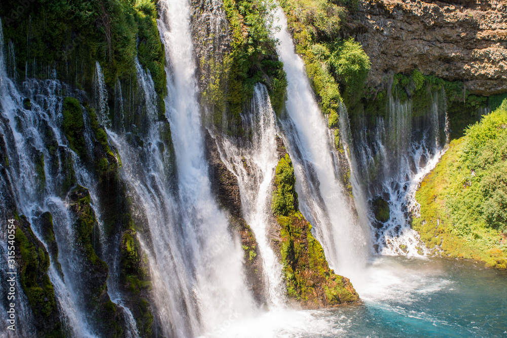 Fototapeta premium Burney Falls waterfall in California