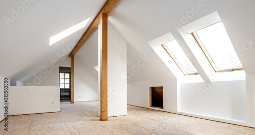 Do it yourself, Ausbau eines Dachbodens zum Wohnraum photo