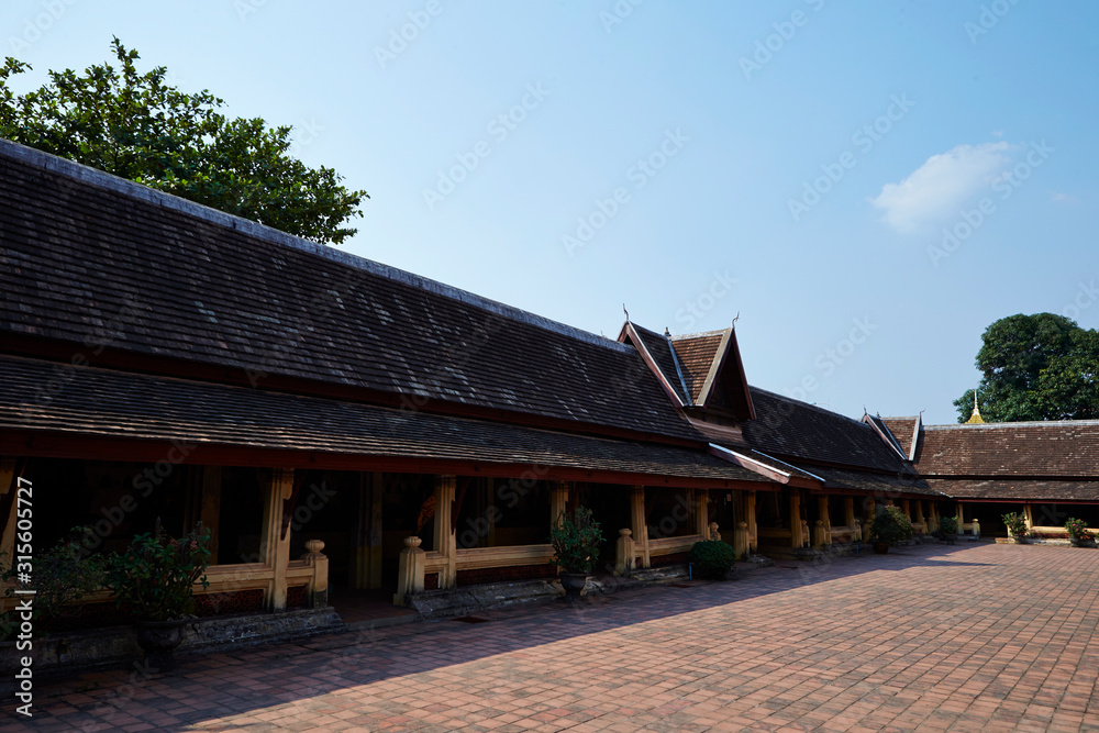 Travelling Laos, sightseeing at temple Travelling Laos, sightseeing at temple