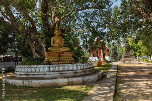That Makmo, Wat wisunarat Is one of the oldest Buddhist temples in Luang Prabang, Laos. photo