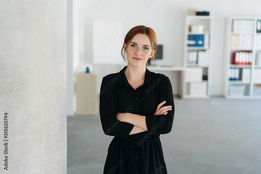 Thoughtful confident young businesswoman - obrazy, fototapety, plakaty 