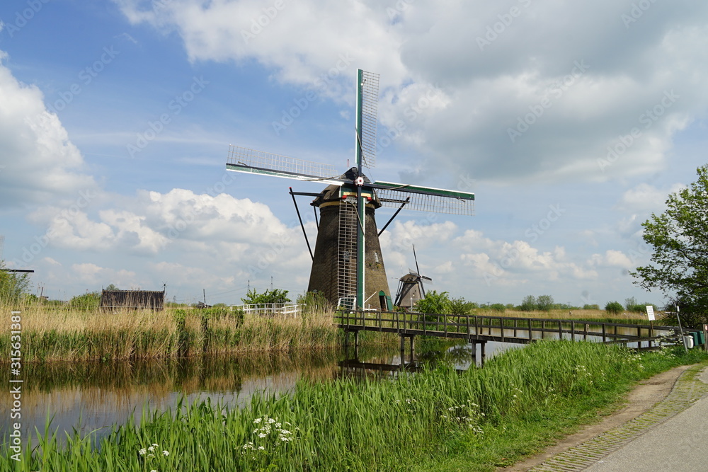 Moulin de kinderdijk Moulin de kinderdijk