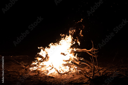 fire with back background © AAref