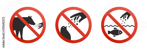 Do not feed the animals wildlife signs set. Vector illustration.