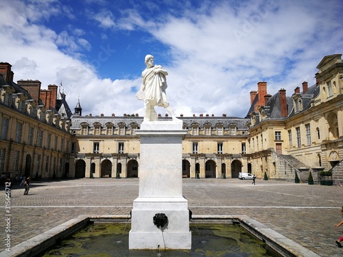 Fontainebleau Court
