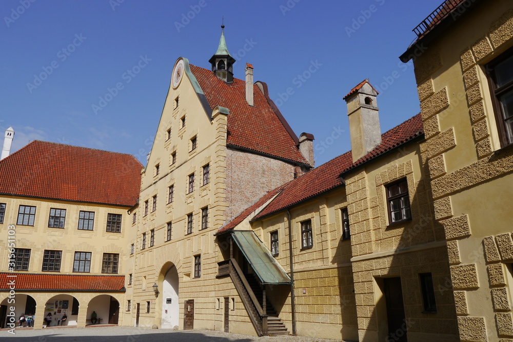 Innenhof Burg Trausnitz mit Torhaus