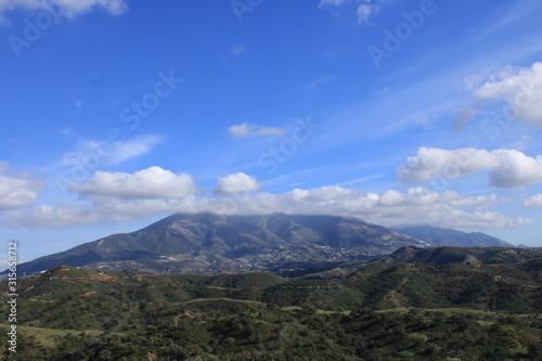 hermosa vista con color y mucha naturaleza 