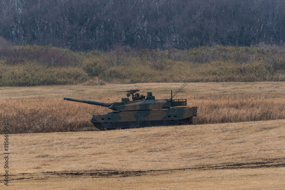Fototapeta premium 陸上自衛隊の戦車
