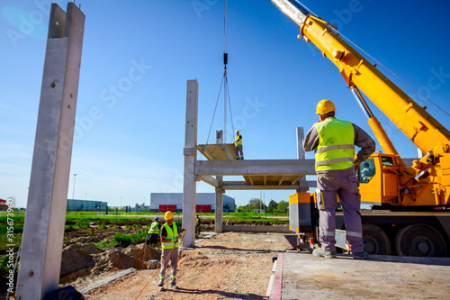 Boss oversees, control managing concrete joist for assembly huge concrete construction