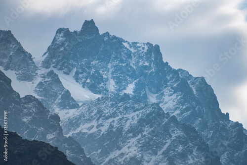 Fototapeta Naklejka Na Ścianę i Meble -  snowy mountains of the Caucasus.