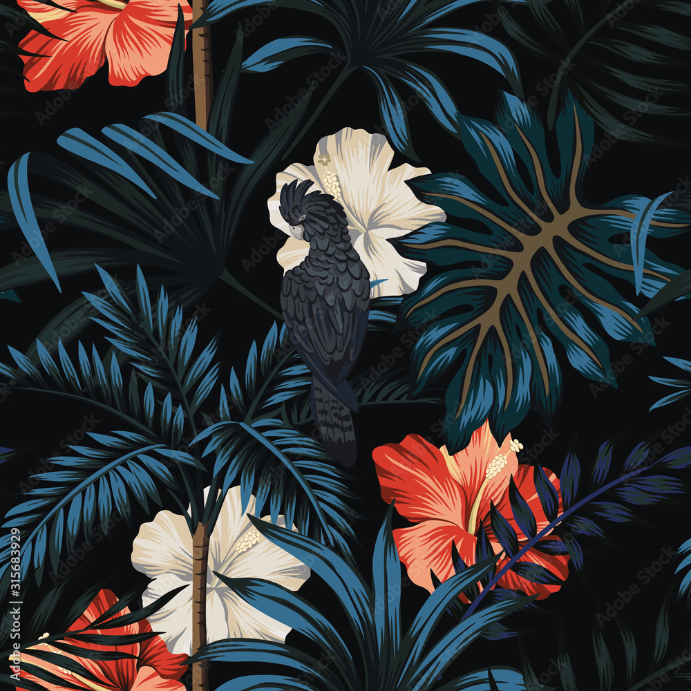 Fototapeta Tropikalna vintage hawajska noc, ciemne palmy, czarna papuga, liście palmowe kwiatowy wzór czarne tło. Tapeta egzotycznej dżungli.