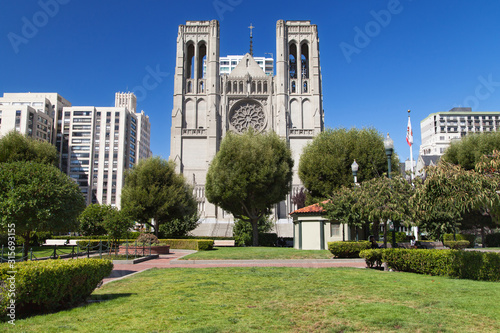 Huntington Park and Grace Cathedral photo