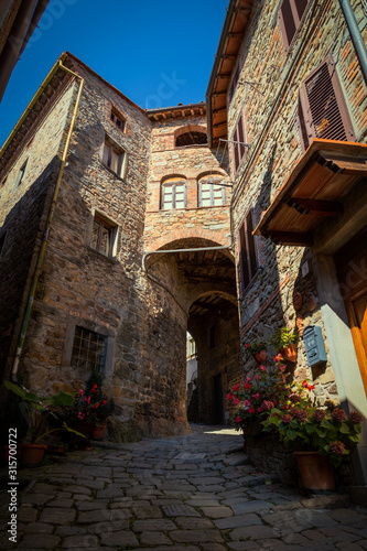 Borgo di San Quirico, in provincia di Pistoia