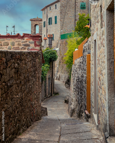Naklejka na ścianę Borgo di Castelvecchio, w prowincji Pistoia