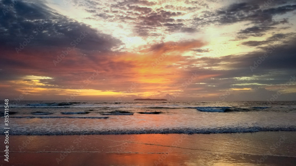 Obraz premium sunset over the sea